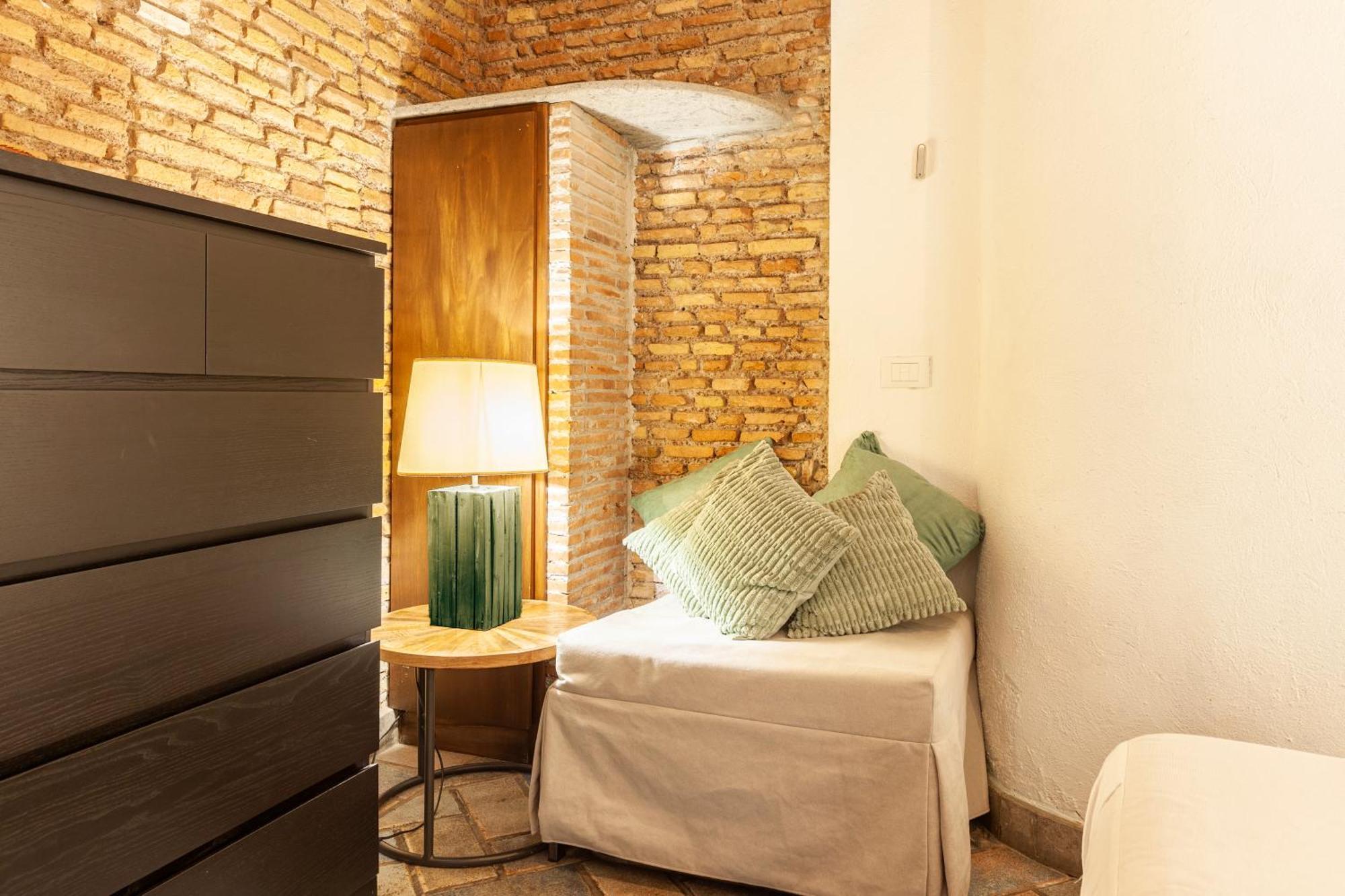 Campo Dei Fiori Nest Apartment Рим Екстериор снимка